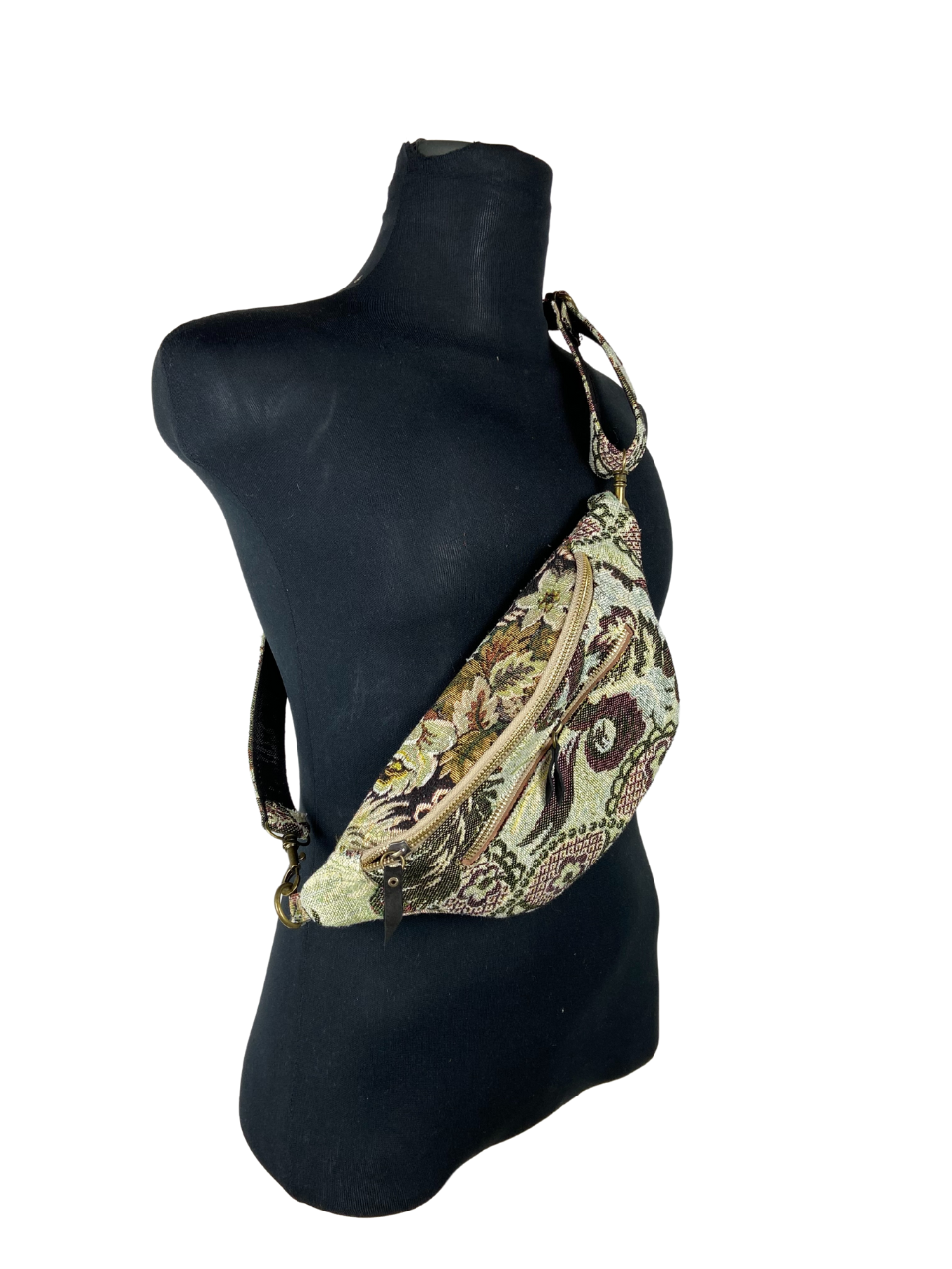 Small Belt Bag – Simple, Secure & Chic - Image 3