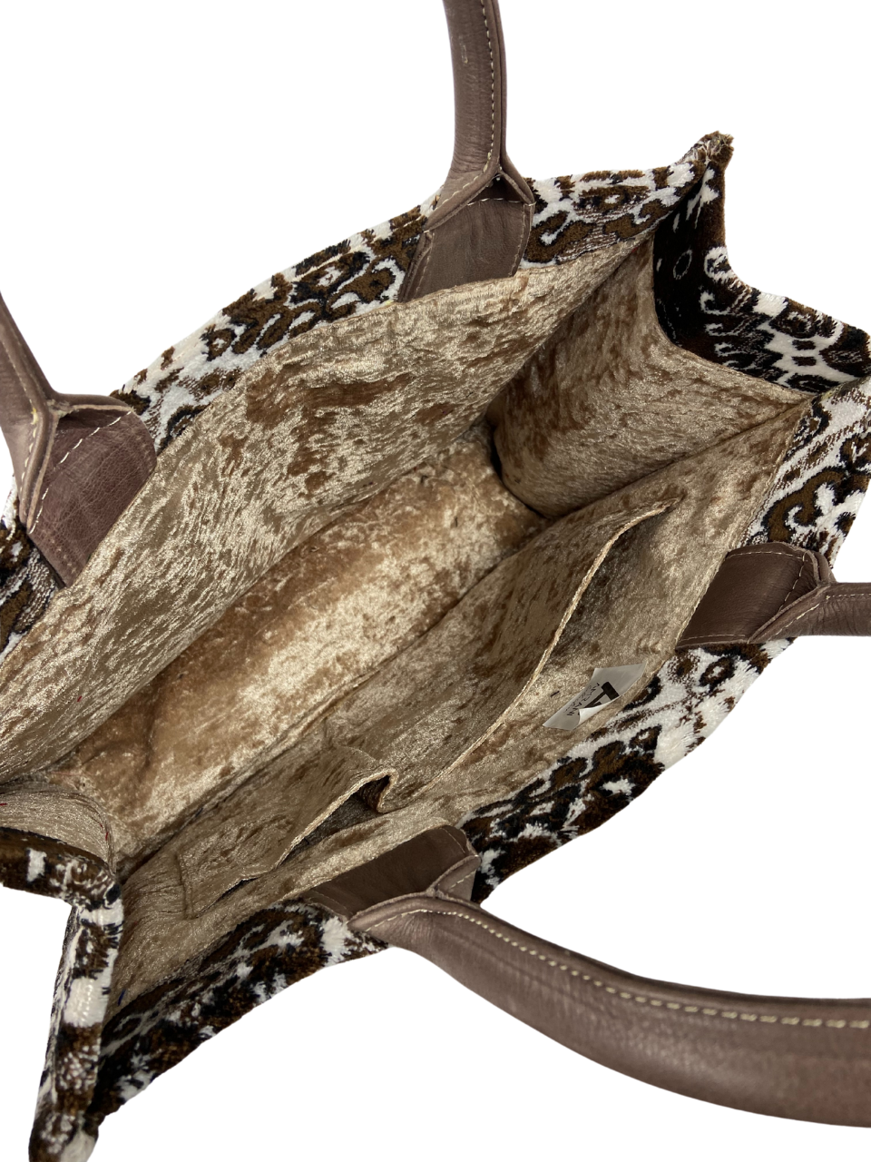 Modern Carpet Handbag – Elegant, Bold & Handcrafted - Image 4