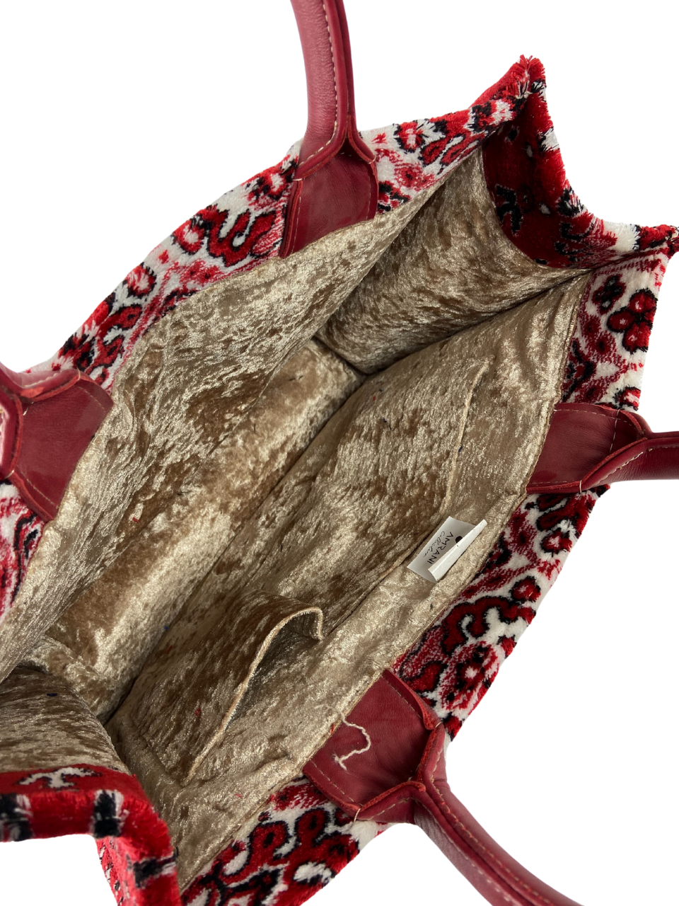 Modern Carpet Handbag – Elegant, Bold & Handcrafted - Image 4