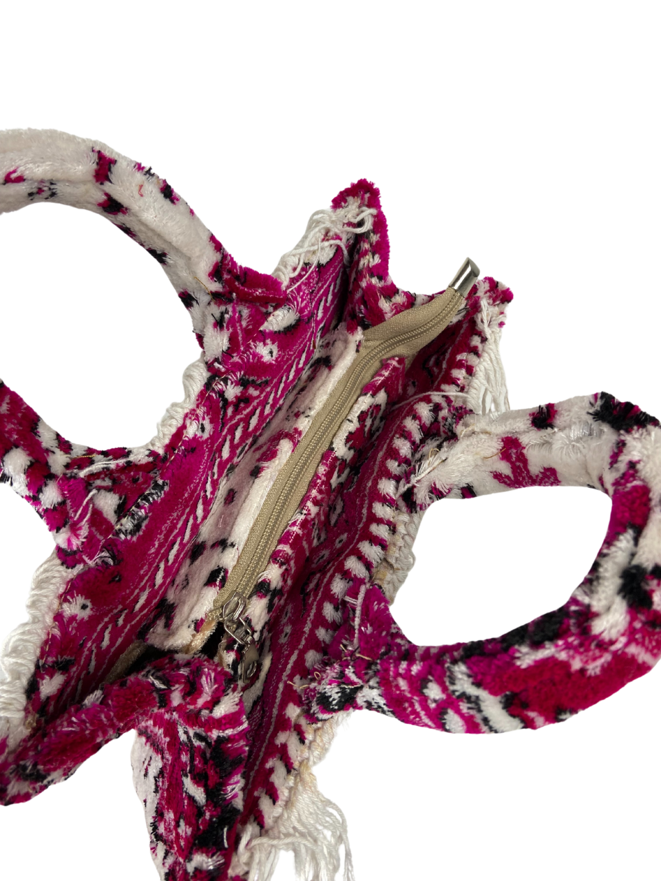 Exclusive Handmade Rug Bag – Only One Available - Image 5