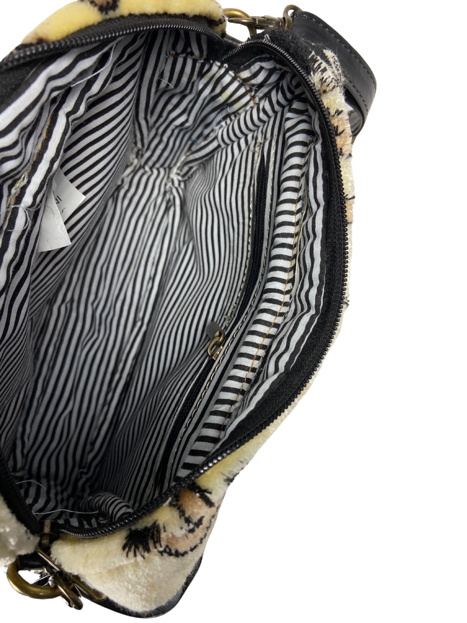 Handmade Rug Crossbody Bag – Bold, Boho & One-of-a-Kind - Image 5