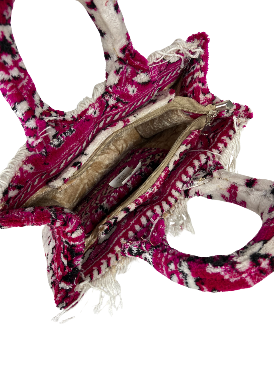 Exclusive Handmade Rug Bag – Only One Available - Image 6