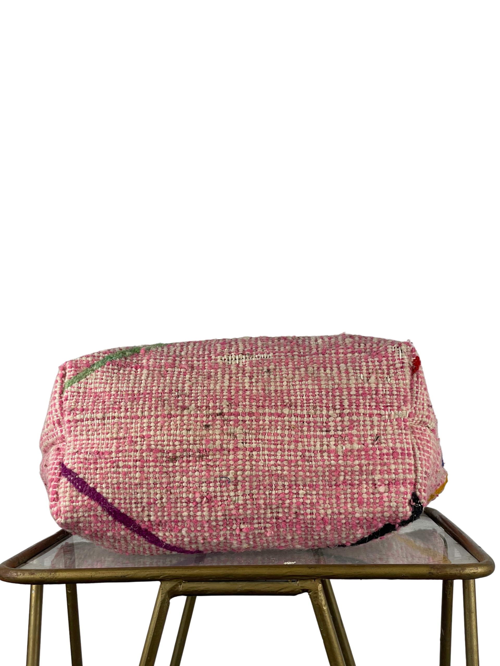 Handmade Carpet Tote Bag โ Pink Woven Carpet Handbag, Boho Shoulder Bag, Artisan Carryall, Unique Purse - Image 2